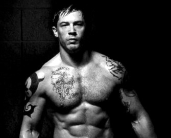 Tom Hardy vous montre sa préparation physique intense pour le film Warrior